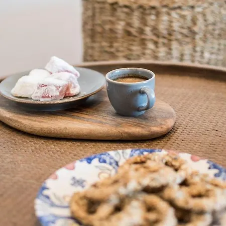 Ypseli Anafi's Hive Anafi