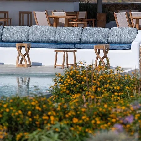 Ypseli Anafi's Hive Hotel 2*