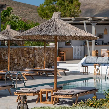 Ypseli Anafi's Hive Hotel 2*