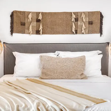 Hotel Ypseli Anafi's Hive 2*