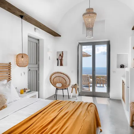 Ypseli Anafi's Hive Hotel