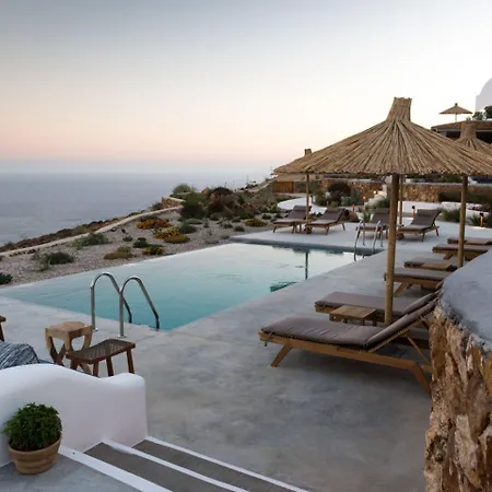 Ypseli Anafi's Hive Hotel