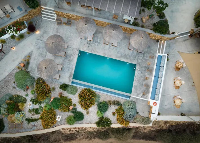 Ypseli Anafi's Hive 2* 아나피