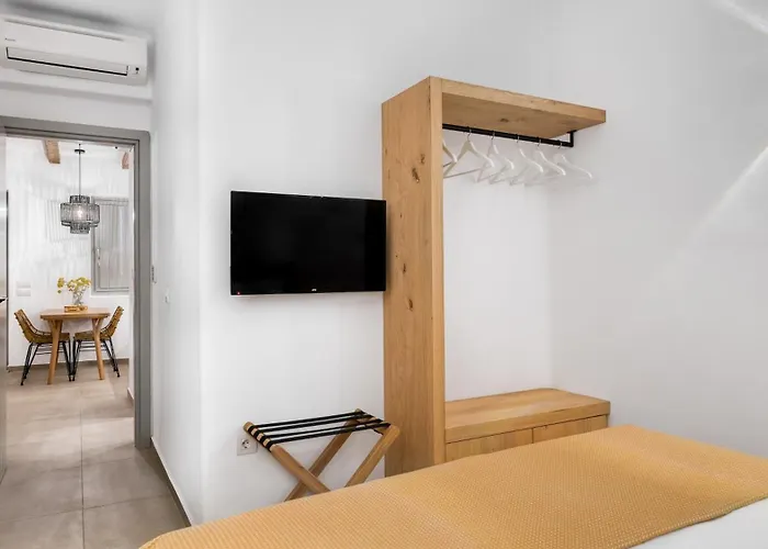 Ypseli Anafi's Hive 아나피