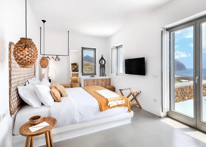 Ypseli Anafi's Hive 2* 아나피